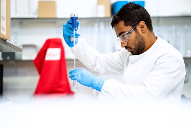 A scientist in a lab (Photo: ThisIsEngineering)